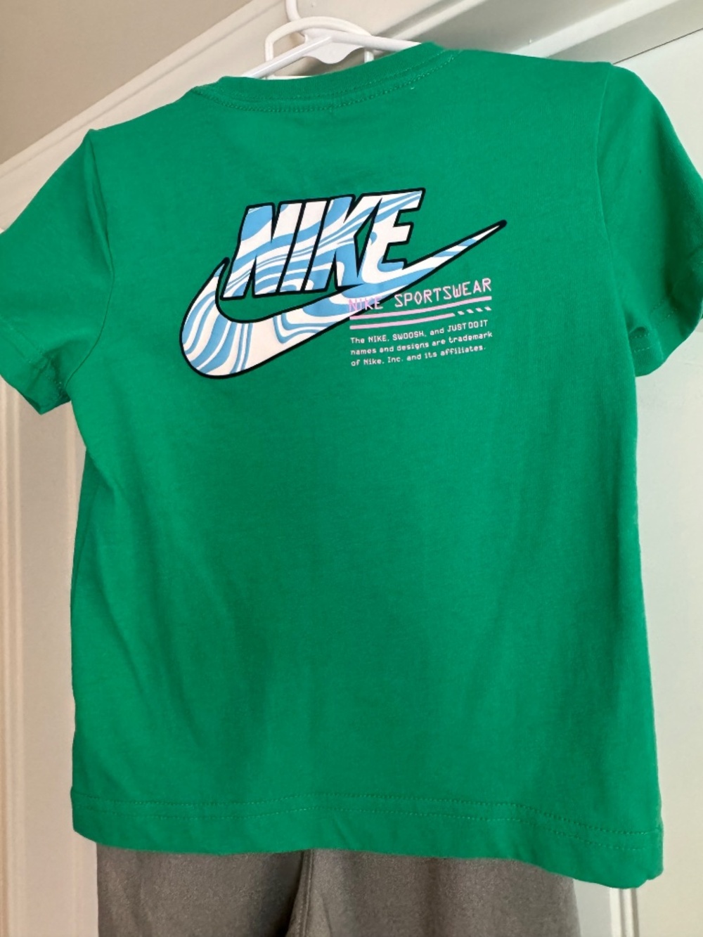 Nike 3T Green Shirt & Grey Short Set - Picture 2 of 4